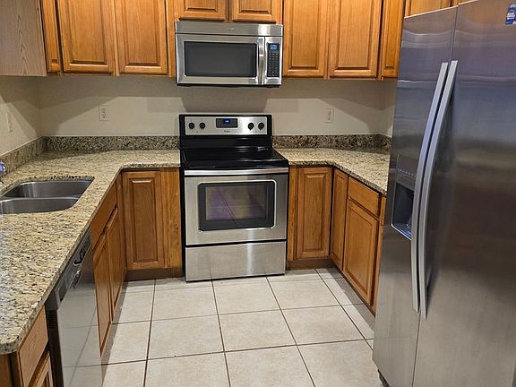 4th image of 731 N Vermeer Way