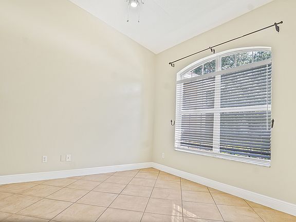 3rd image of 774 Princeton Dr