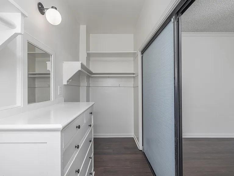 801 S Gramercy Dr — Photo 23