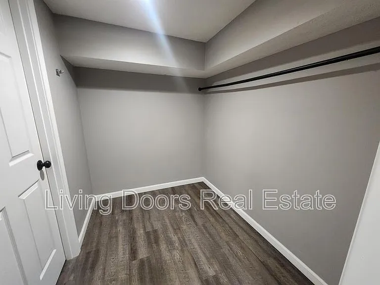 837 Peach St — Photo 19