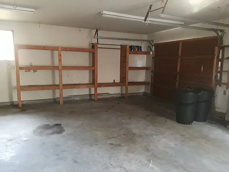 20618 Kelly Lake Rd E — Photo 13