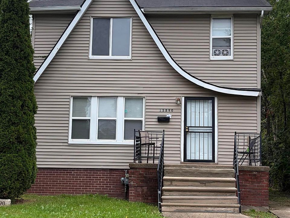 1st image of 15890 Biltmore St