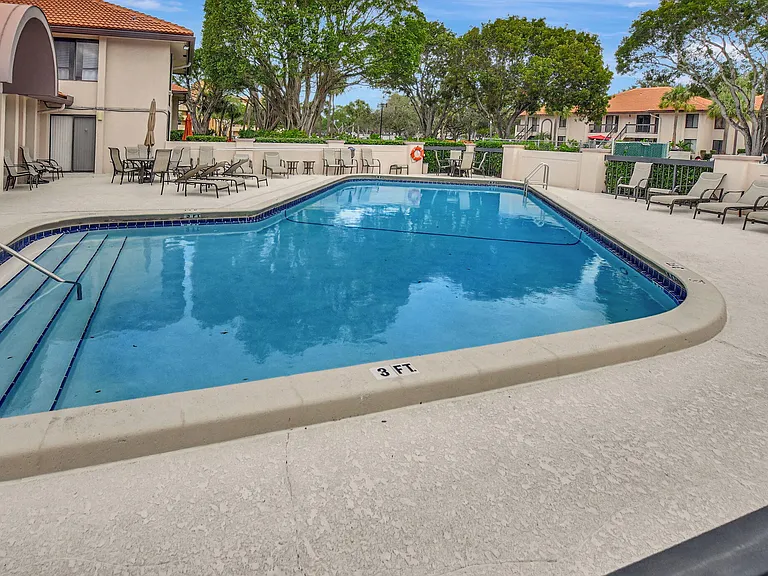 301 Club Cir #208 — Photo 35