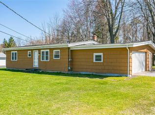 4292 Clover St, Honeoye Falls, NY 14472