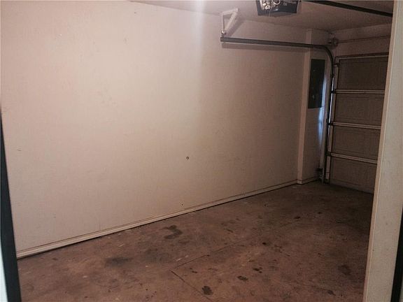 4th image of 1602 W Hunt St