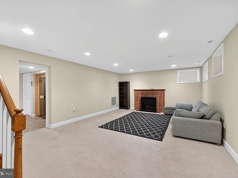 5105 34th St NW — Photo 17