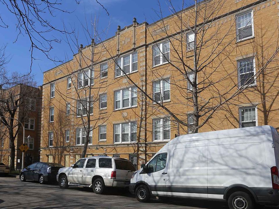 1st image of 1104 W Glenlake Ave #3