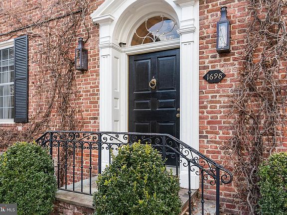 2nd image of 1698 32nd St NW