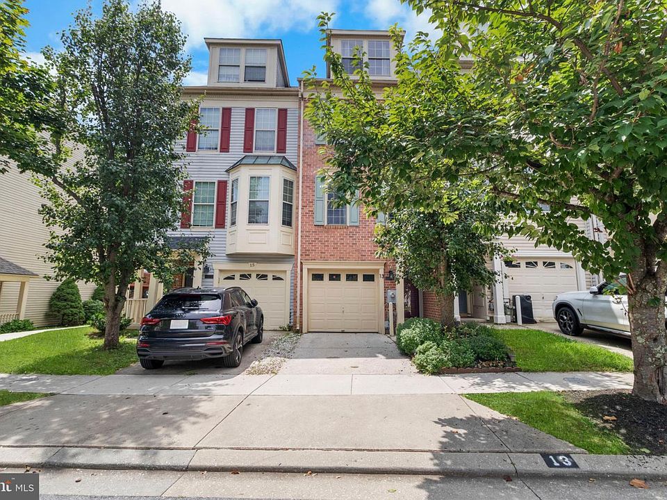 1st image of 13 Bank Spring Ct