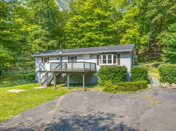 921 Plymouth Lake Dr, Stillwater Twp., NJ 07860