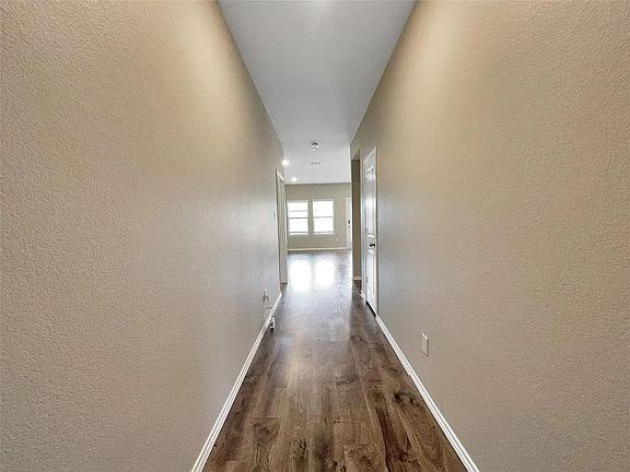 3rd image of 920 Alton Dr