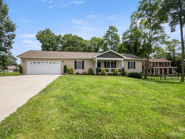 300 Garren Ln, Flat Rock, NC 28726