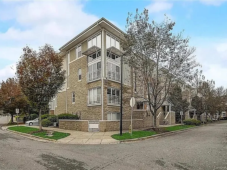652 Raphael Pl — Photo 17