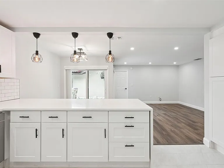 530 Hunter Cir — Photo 11
