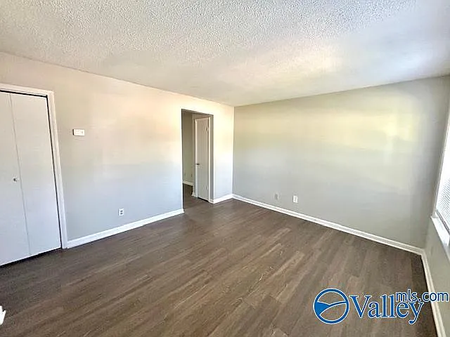 2 bed, 1.0 bath, 800 sqft, $1,100 — Photo 3