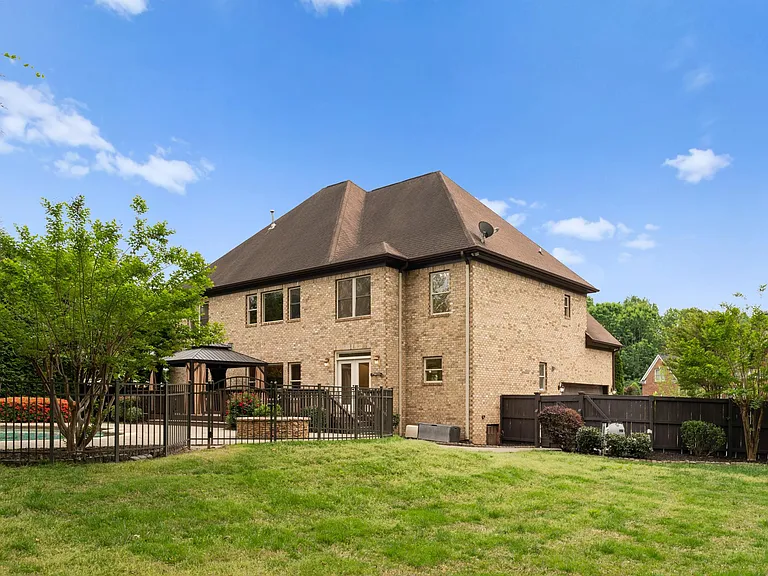7307 Roseland Ave — Photo 44