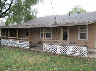 3112 E Locust St, Wichita, KS 67216