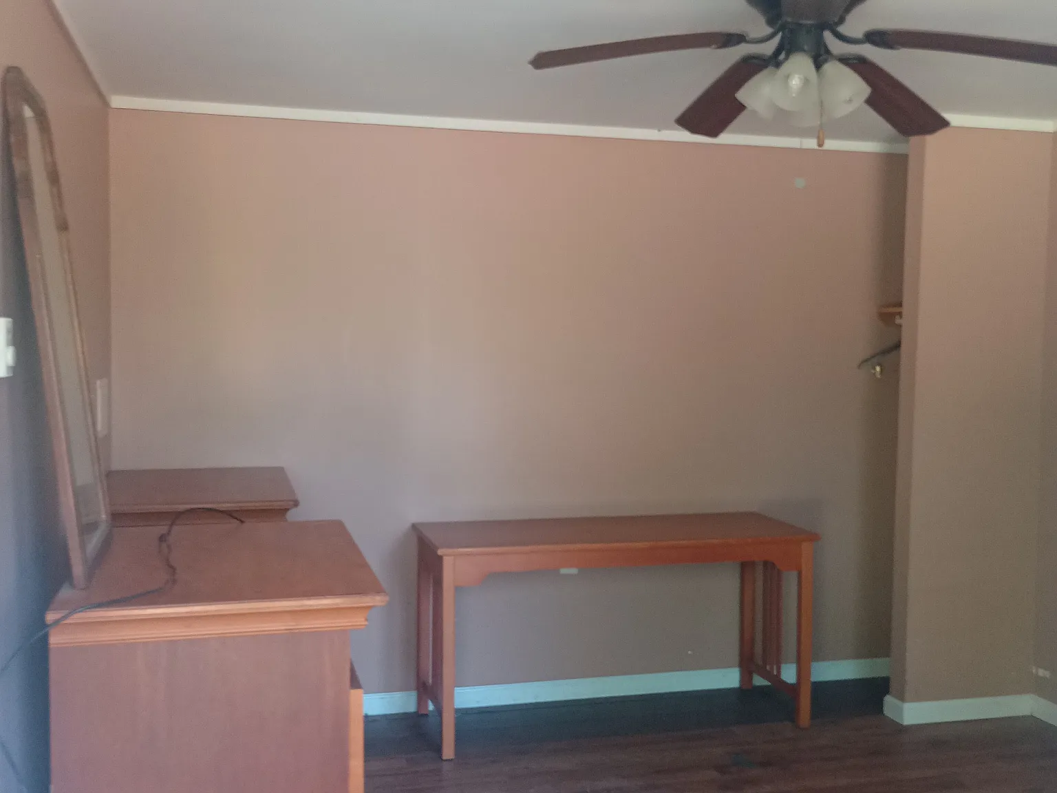 Studio, 200 sqft, $800 — Photo 3