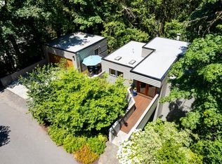 3128 SW Cascade Dr, Portland, OR 97205