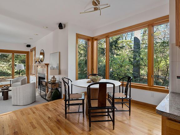 4th image of 784 Pinecliff Pl