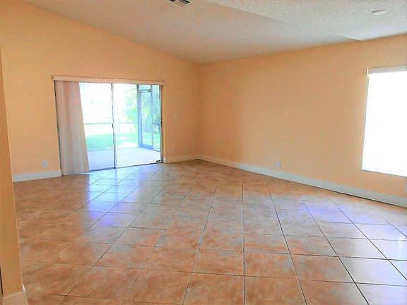 3rd image of 8671 Tourmaline Blvd