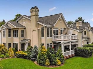 84 Doral Greens Dr W, Pt Chester, NY 10573