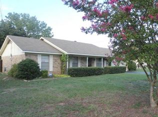 1301 Annette Dr, Longview, TX 75604