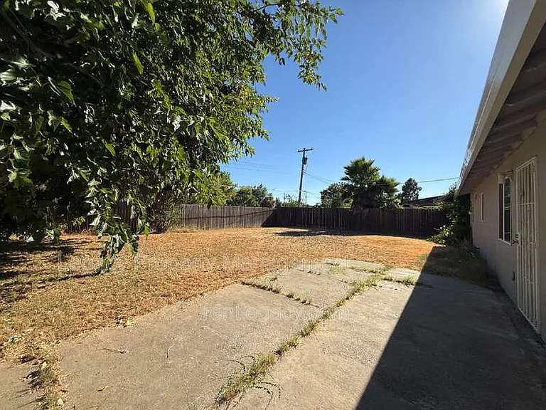 6635 Chandler Dr — Photo 13