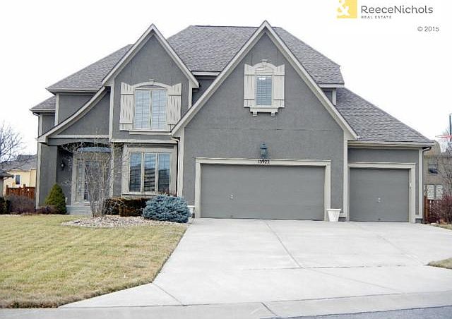 One owner meticulously maintained home on beautiful cul-de-sac l