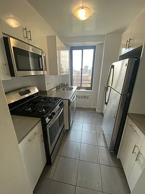 Rented by Olnick Organization | media 3