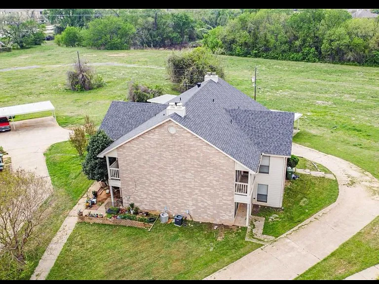 800 Treadwell Ct #802B — Photo 1