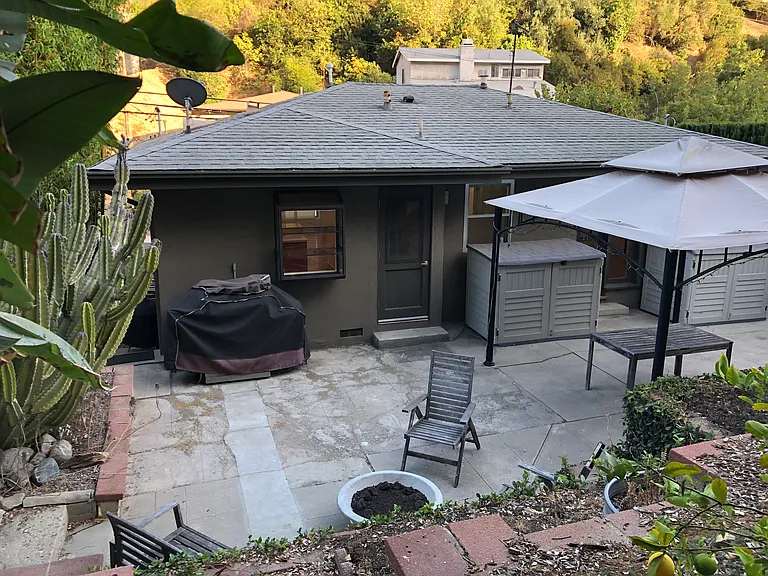 3589 Division St — Photo 32