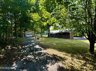 150 Summit Dr, Speedwell, TN 37870