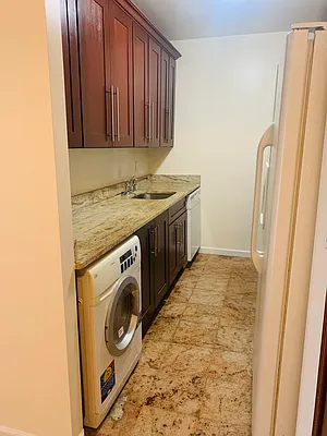 Rented by 18 REALTY | media 28