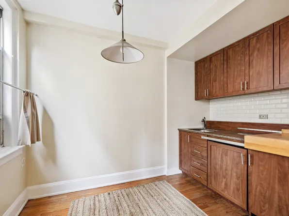 136 East 36th Street image 5 of 12