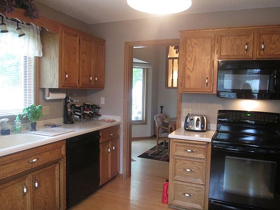 3rd image of 8490 Swan Ct