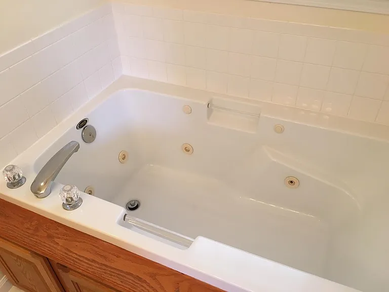 4805 Castlewood Ct — Photo 16