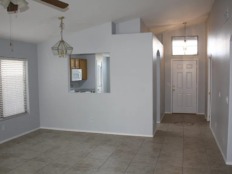 13232 W Desert Ln — Photo 7