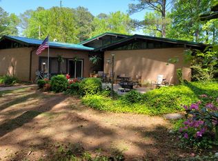 709 Logan Ct, Greenwood, SC 29646