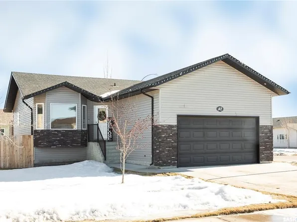 42 John Hicks PLACE, Prince Albert, SK S6V 8E5