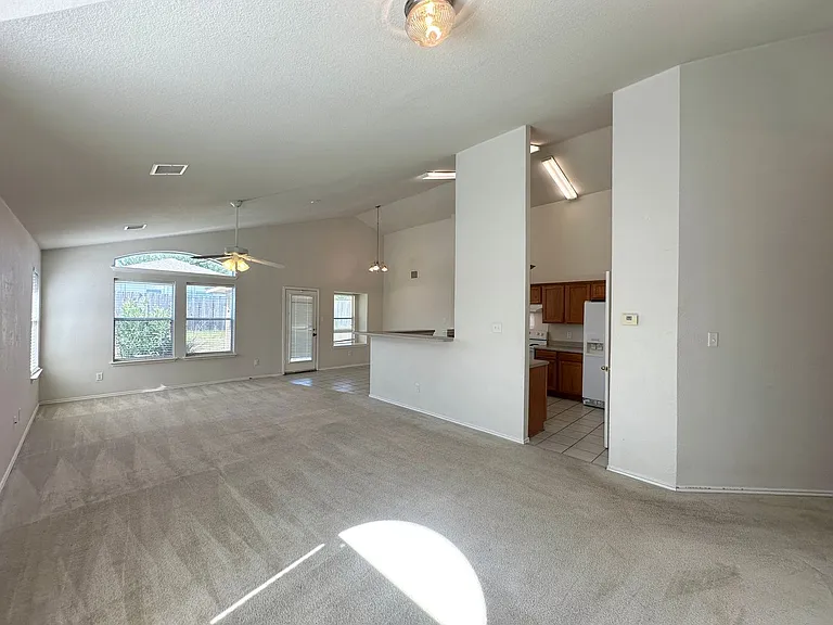 4700 Sydney Harbour Ct — Photo 4