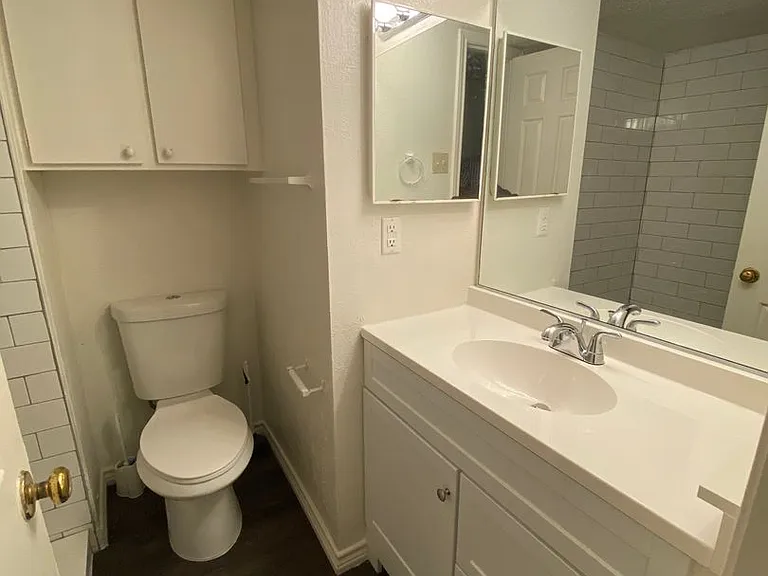 2401 Leon St #206 — Photo 2