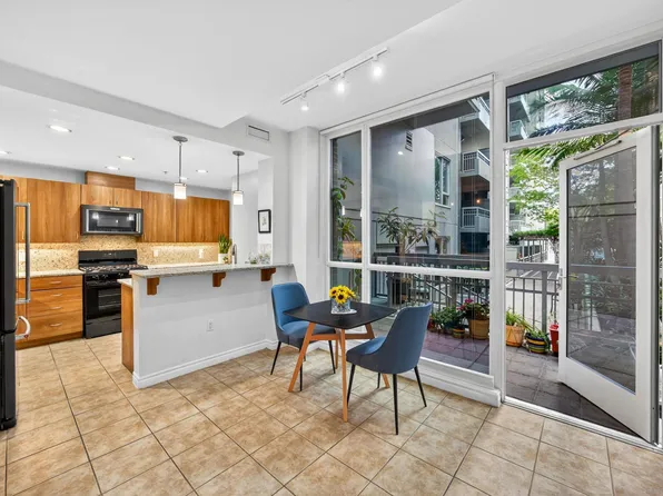 300 W Beech St Unit 10, San Diego, CA 92101