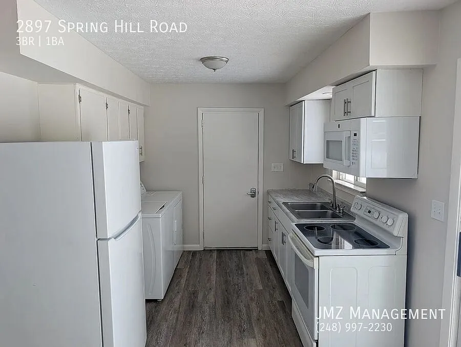 Building Photo - 2897 Spring Hill Dr