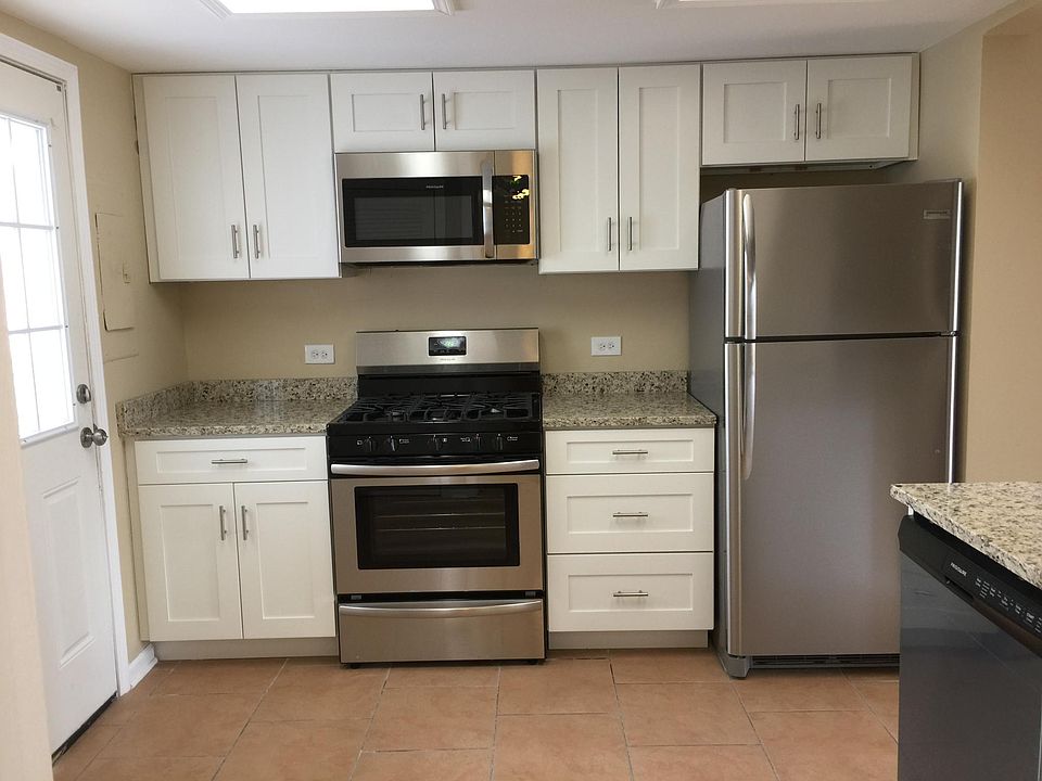 1st image of 430 Meadow Green Ln