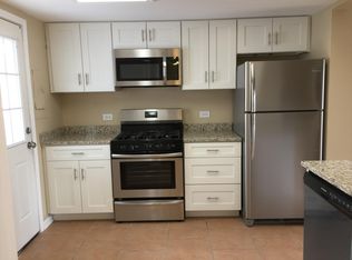 430 Meadow Green Ln, Round Lake Beach, IL