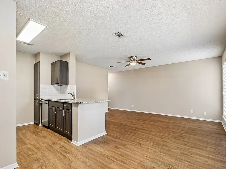 Chappell Hill Apartments — Photo 54