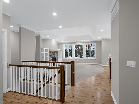 3rd image of 172 Wildwood Meadows Dr