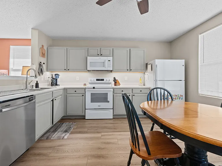 1708 Sierra Meadow Ln — Photo 8