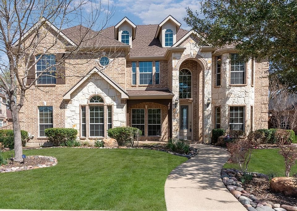 1st image of 706 Montclaire Dr